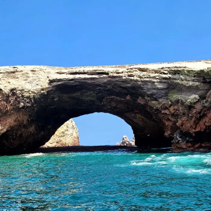 Full-Day Ica – Paracas – Huacachina Tour 1 Day