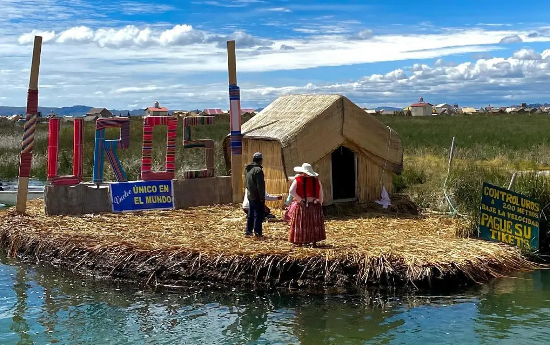 Uros Puno Tour | Floating Islands of Lake Titicaca 1 Day