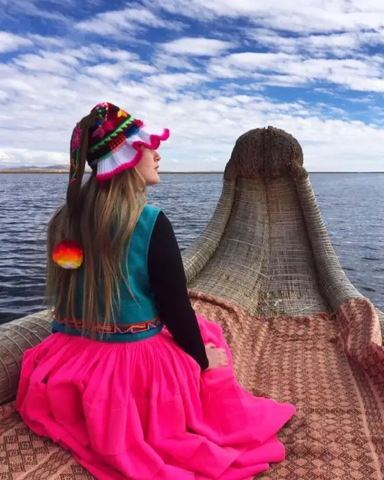 Uros Puno Tour | Floating Islands of Lake Titicaca 1 Day